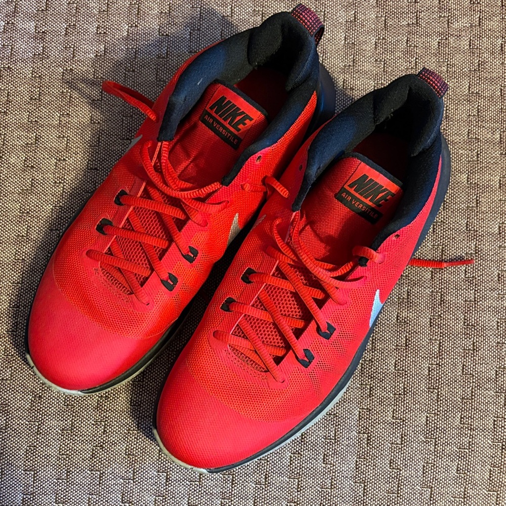 Nike Air Versitile